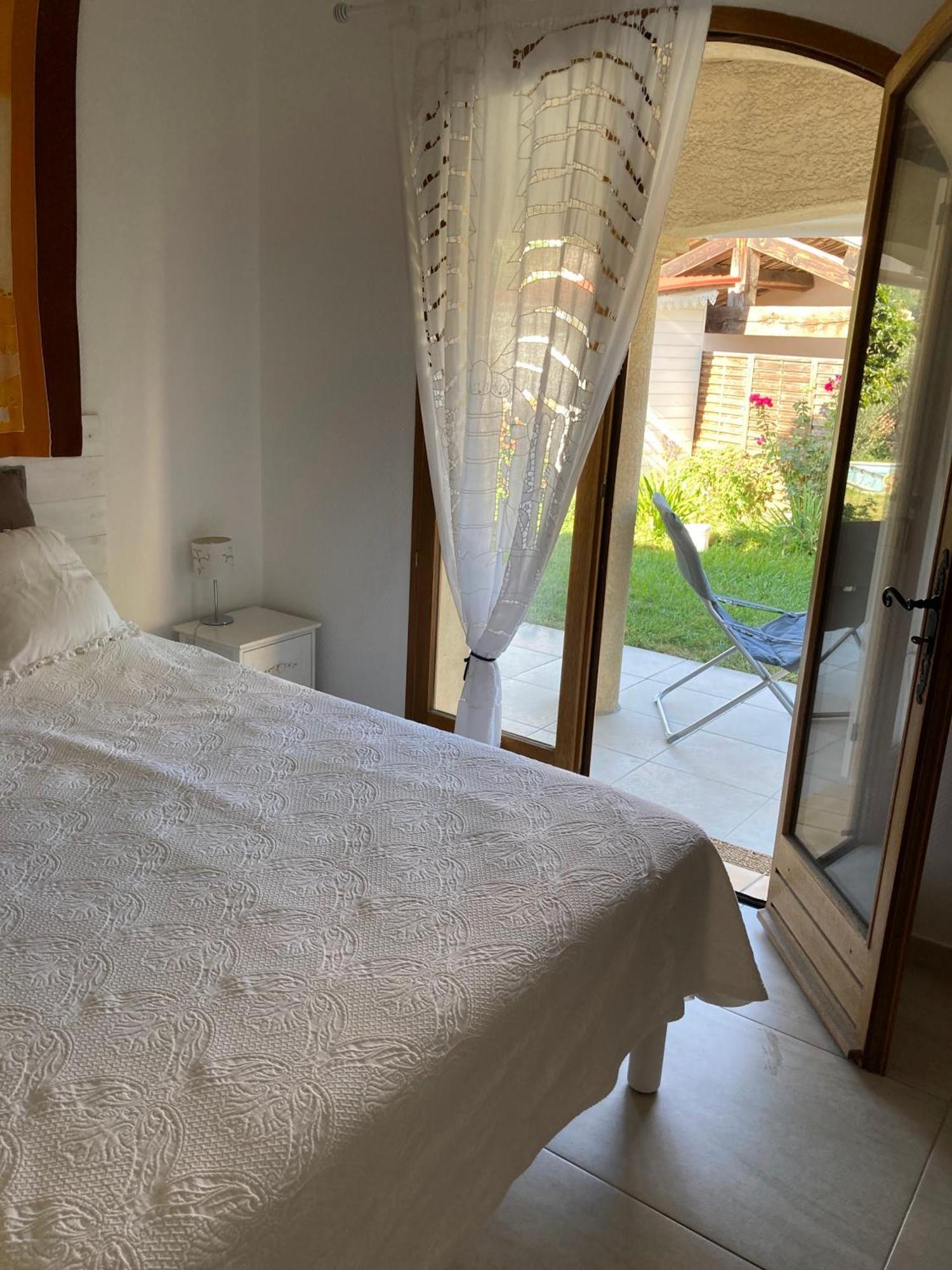 Bed & Breakfast Les Lillas Saint-Jeannet  Eksteriør bilde