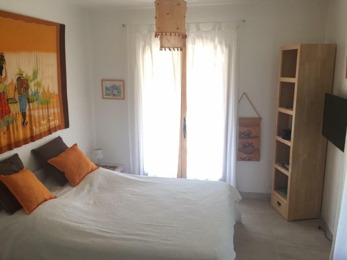 Bed & Breakfast Les Lillas Saint-Jeannet  Eksteriør bilde