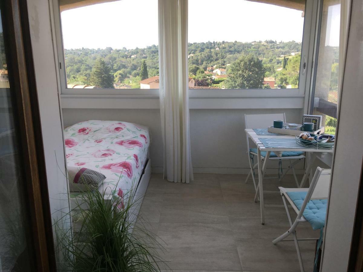 Bed & Breakfast Les Lillas Saint-Jeannet  Eksteriør bilde
