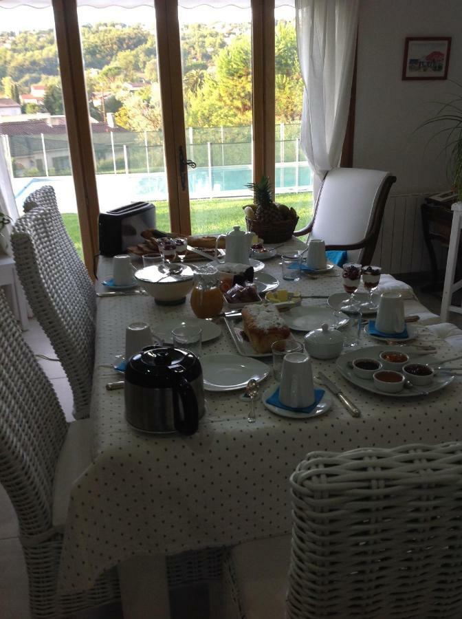 Bed & Breakfast Les Lillas Saint-Jeannet  Eksteriør bilde