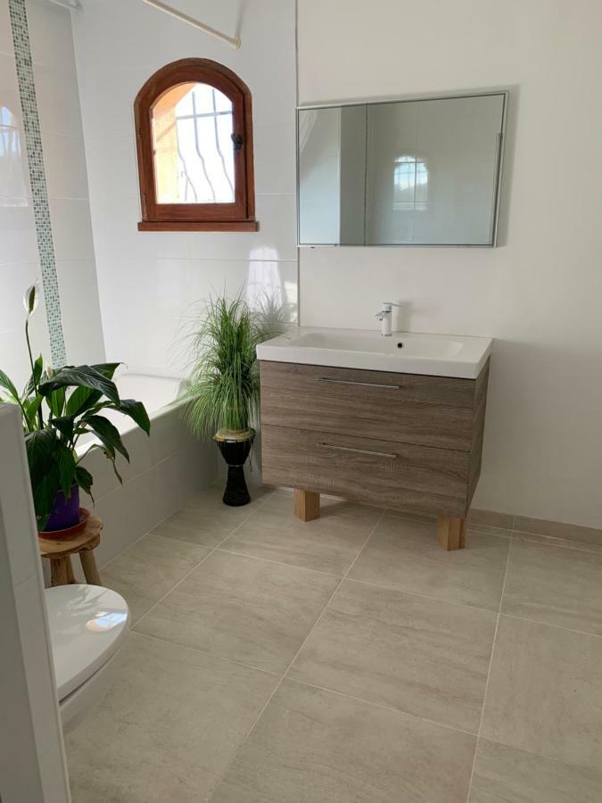 Bed & Breakfast Les Lillas Saint-Jeannet  Eksteriør bilde